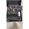 Image 2 : VINTAGE D TABLE AND VITAGE REMINGTON TYPEWRITER