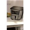 Image 2 : INSIGNIA 4.8L AIR FRYER - TESTED WORKING - RETAIL $219