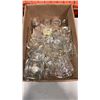 Image 2 : GLASS TANK 20" X 11" X 14" WITH BOX OF SHOT GLASSES