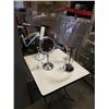 Image 1 : OTTLIGHT, VANITY MIRROR AND TABLE LAMP