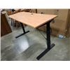 Image 2 : ELECTRIC ADJUSTABLE HEIGHT DESK - WORKING 5 FOOT X 24 INCH