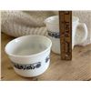 Image 3 : Corelle Blue Onion Creamer and Bowl