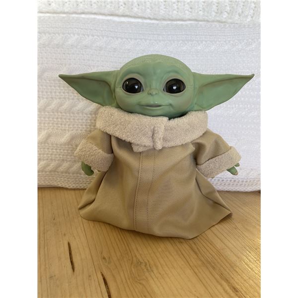 Star Wars The Mandalorian Grogu, "Baby Yoda" Moves 8"