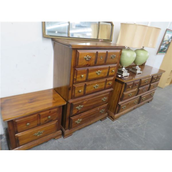 Knotty Pine Queen Bedroom Suite w/Dresser/Highboy/Nightstand