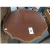 Image 2 : Mahogany Scalloped Carved Pedestal Side Table