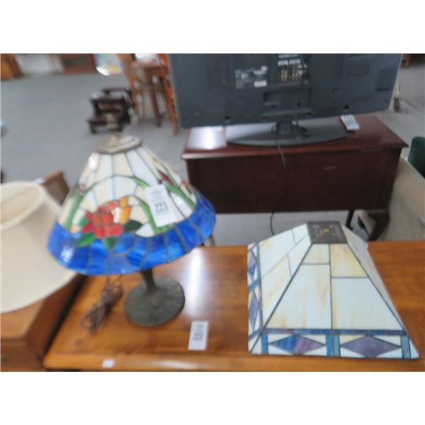 Metal Lamp w/2 Stained Glass Lamp Shades