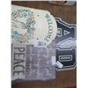 Image 2 : "Peace", "Welcome", "Grad" Signs