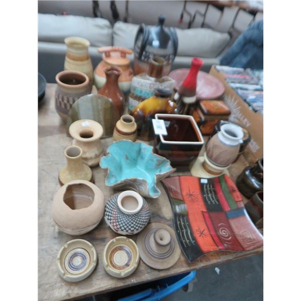 Lot of Vases, Bowls and Décor