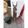 Image 1 : Tripod Fireplace Poker Set, Waste Can