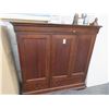 Image 1 : Mahogany 3 Over 2 Cabinet