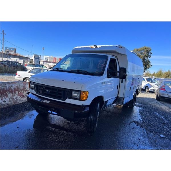 2005	FORD	E-SERIES