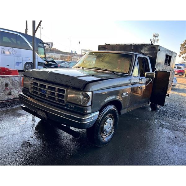 1990	FORD	F520
