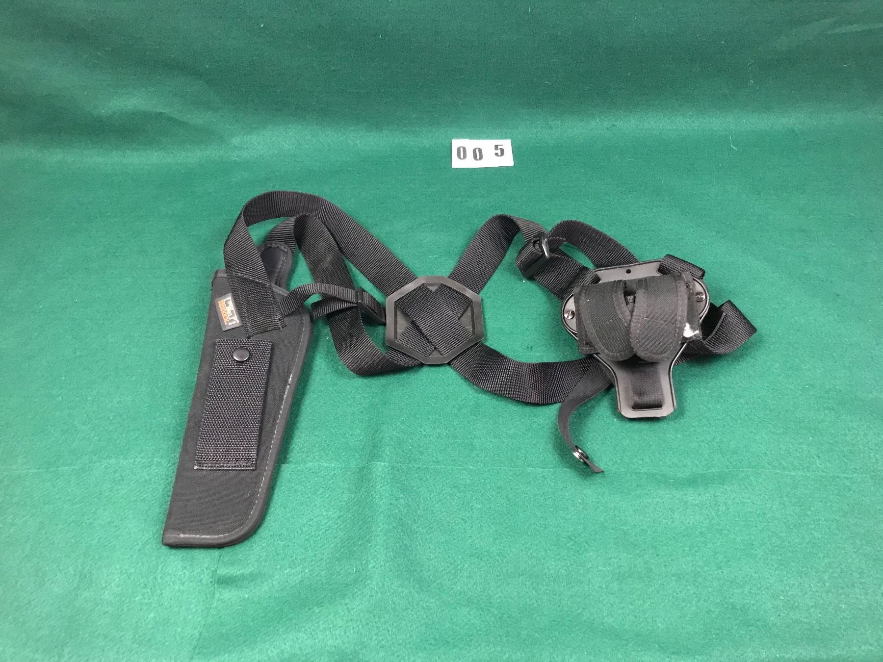 Uncle Mikes Nylon shoulder holster and harness