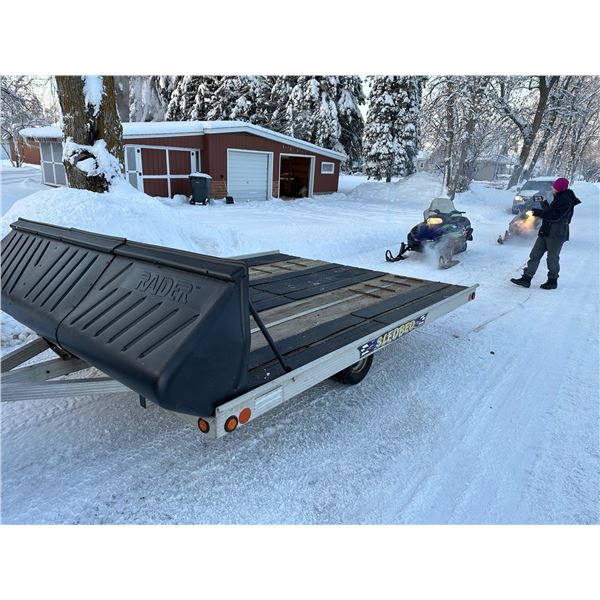 SLEDBED SNOWMOBILE TRAILER