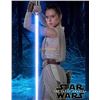 Image 7 : Star Wars: Episode VII - The Force Awakens (2015) - Rey (Daisy Ridley) Lightsaber