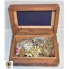 Image 1 : ESTATE JEWELRY COLLECTION IN TREASURE BOX