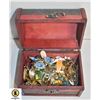 Image 1 : ESTATE JEWELRY COLLECTION IN TREASURE BOX