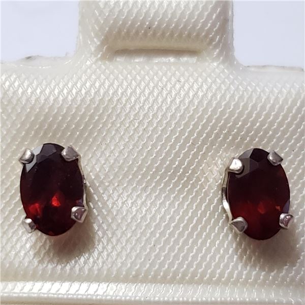 JP892-103 SILVER GARNET EARRINGS