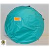 Image 1 : EASY POP UP BEACH TENT, GREEN