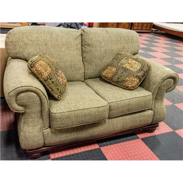 NATURAL GEOGRAPHIC SOCIETY WOVEN FABRIC LOVESEAT