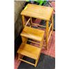 Image 1 : WOOD STEP CHAIR
