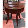 Image 1 : ETHAN ALLAN CHERRY WOOD ROUND TABLE 27.5" X 27.5"