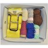 Image 1 : FLAT BOX OF MULTI-COLORED YARN