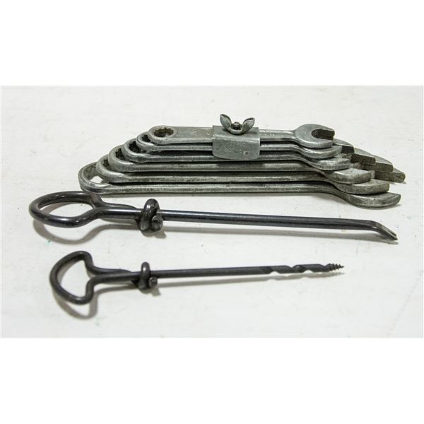 BAG OF SPECIALITY TOOLS -