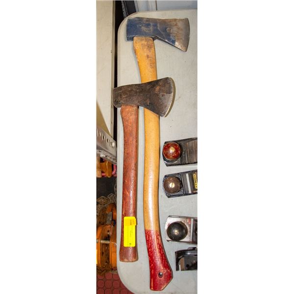 WOOD HANDLED AXE & HATCHET
