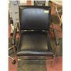 Image 1 : BLACK LEATHERETTE SITTING ROOM CHAIR