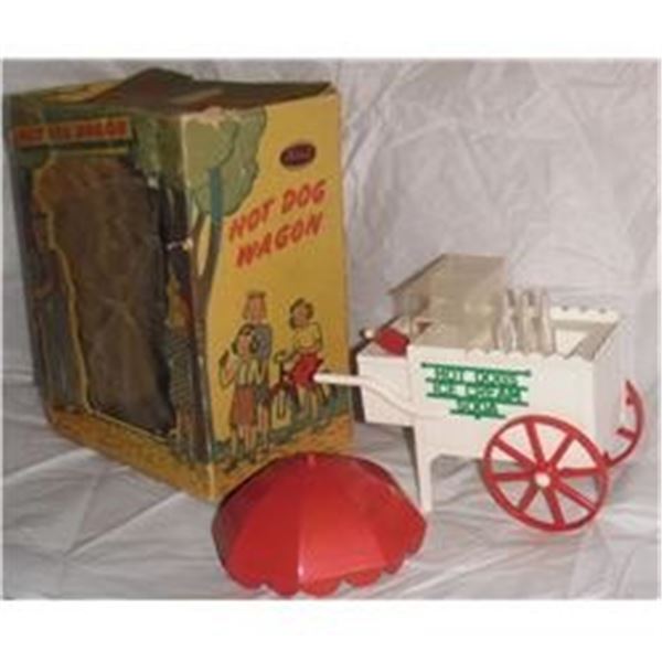 Ideal boxed 1950s Hot Dog Wagon Ice cream Soda vendor umbrella cart soda playset toy - jouet