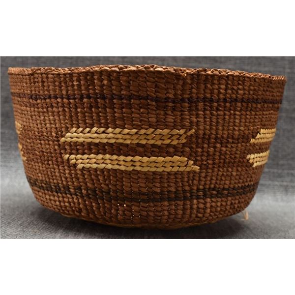 KLAMATH INDIAN BASKET