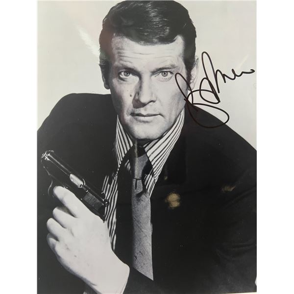 James Bond Roger Moore signed photo. GFA authenticated
