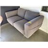 Image 1 : Grey contemporary loveseat
