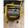 Image 1 : DeWalt 200PSI 2.5 Gal compressor