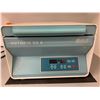 Image 2 : Hettich Rotofix 32A benchtop centrifuge