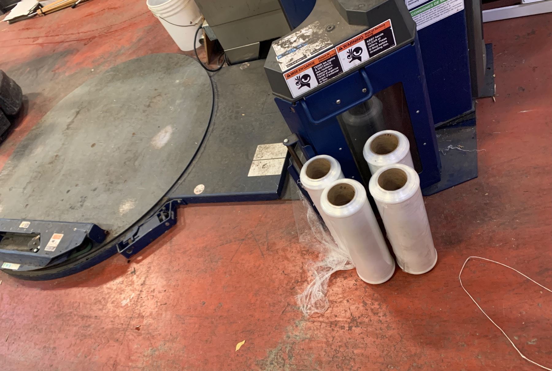 Lantech - Q300XT Semi Automatic Stretch Wrapping Machine