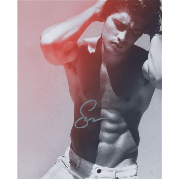 Gregg Sulkin signed photo