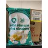 Image 2 : CASE LOT - Circle K Salt & Vinegar Potato Chips 8x180g
