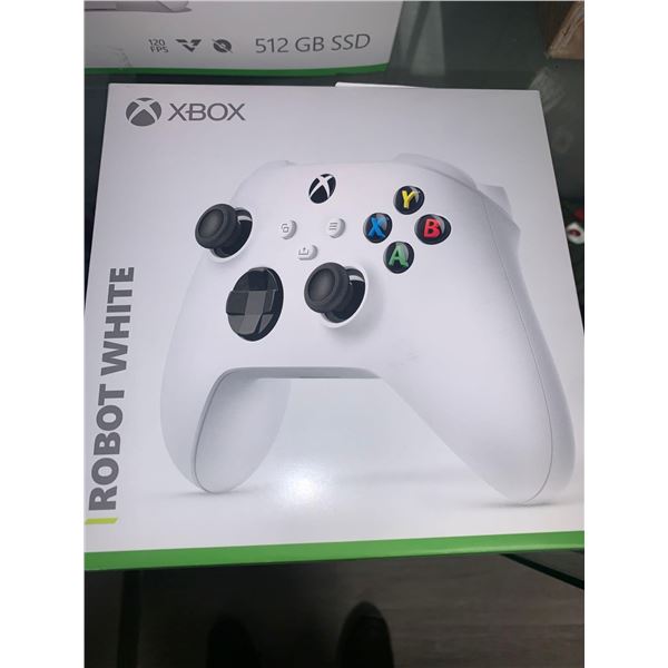 XBOX Wirelesss Controller Robot White