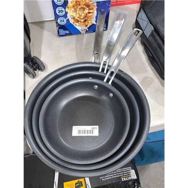 Kirkland set of 2 Fry pans