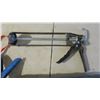 Image 2 : 2 Caulking Guns