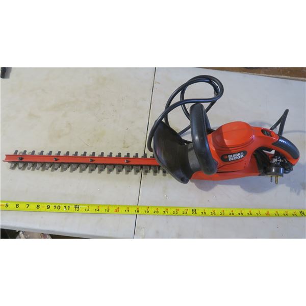 Black & Decker Electric Hedge Trimmer - Working