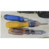 Image 5 : Lot of Screwdrivers and Torx Set