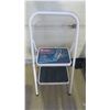 Image 1 : Folding Step Stool
