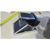 Image 5 : Vintage Polaroid Camera with Manual and Case