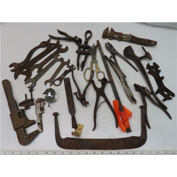 Lot of assorted tools