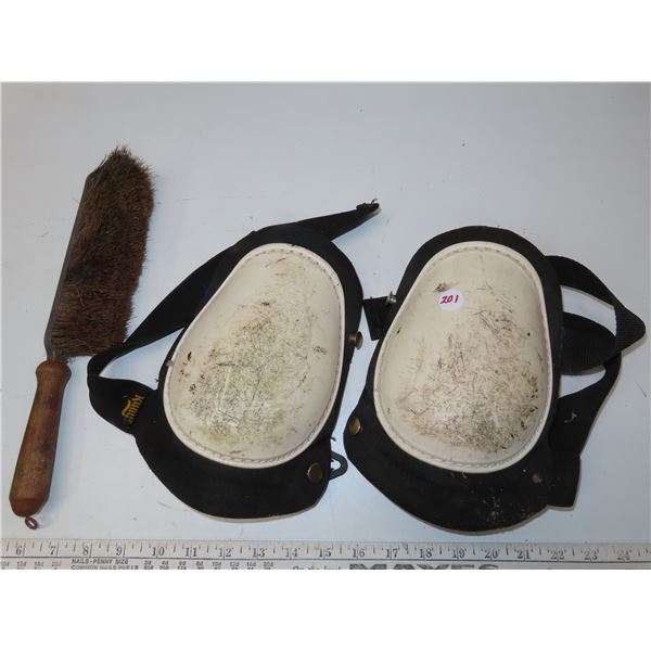 Pair of hard top knee pads + brush