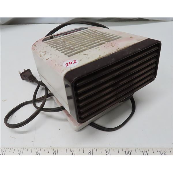 Charlescraft small heater (works - produces good amount of heat for size)