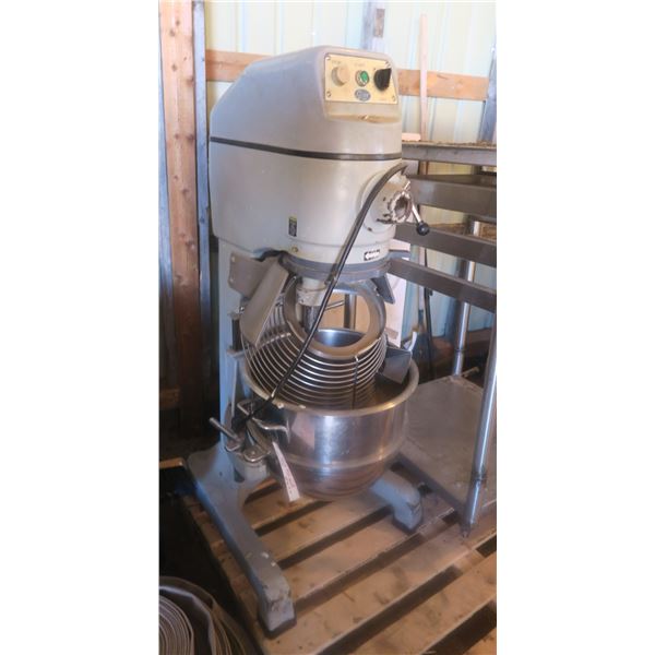 Globe Commercial Mixer - Model SP30P,  220V - Working when removed
